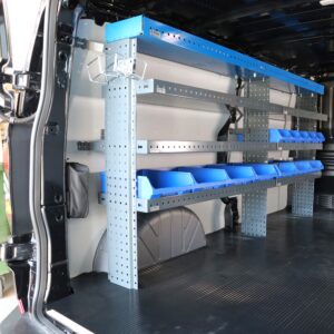 Ford Transit Custom pakettiauton hylly