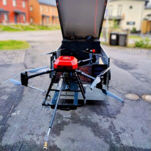 Liukutaso pakettiautoon dronekalustolle