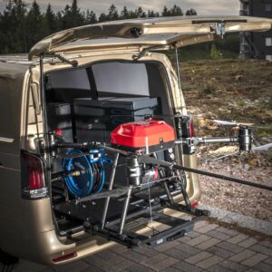 Liukutaso pakettiautoon Rescue Drones Finlandin projektissa