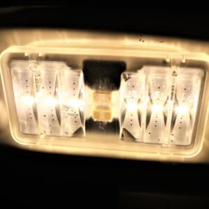 LED PAKETTIAUTON TAVARATILAN VALOT