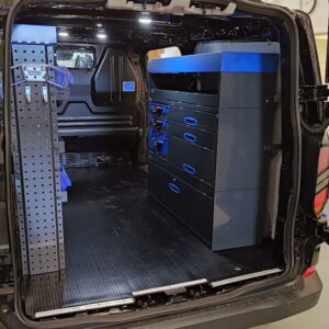 Ford Transit Custom pakettiauton hyllyt