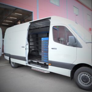 Mercedes-Benz Sprinter hyllyt