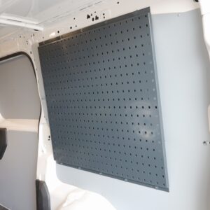 Työkalutaulu pakettiautoon 945 x 795 asennettuna