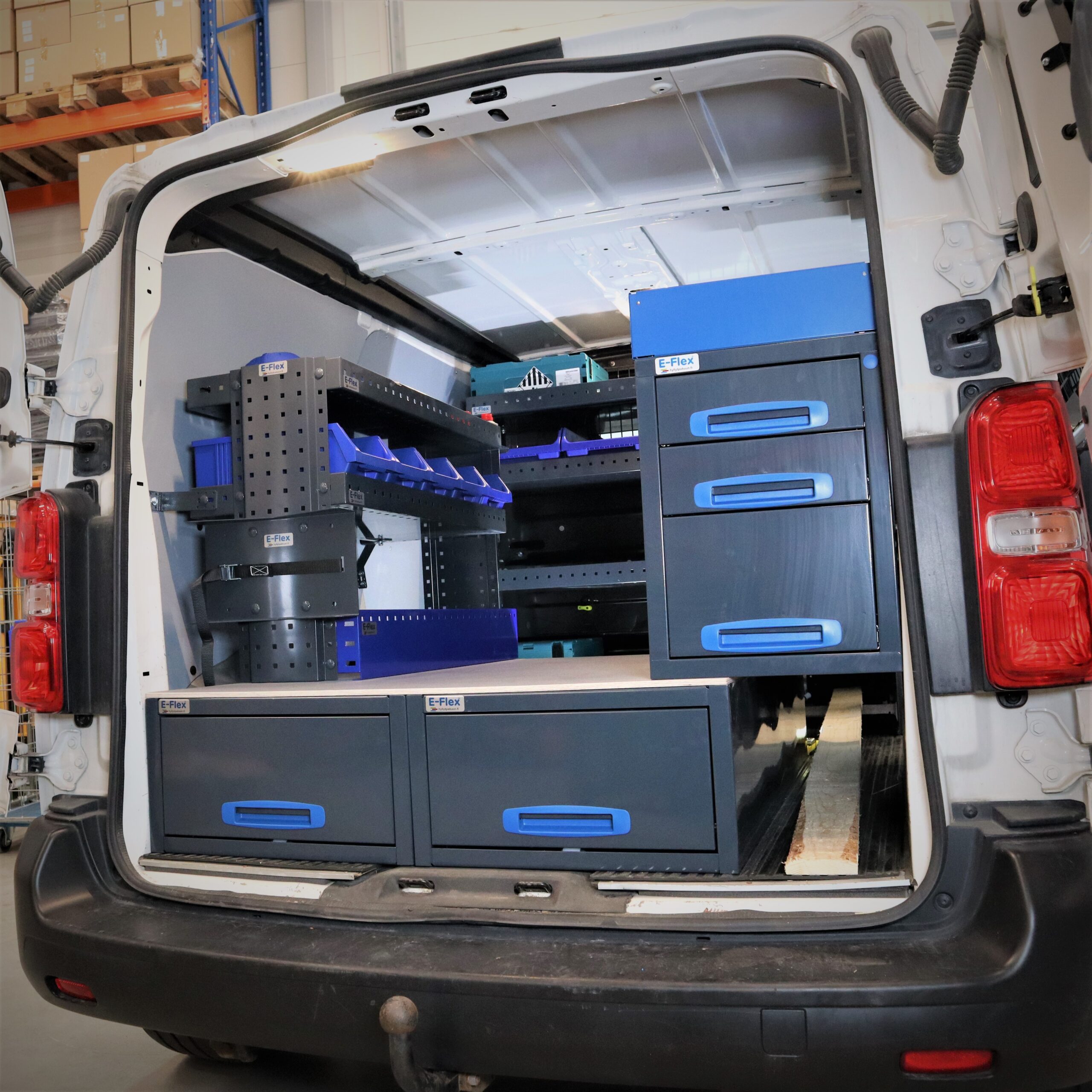 Citroen Jumpy Medium M hyllyt sopivat myös Fiat Scudoon