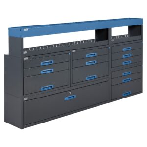 230 cm pakettiauton hyllykkö ja laatikosto extra vetolaatikoilla L2H1 pakettiautoon asennettuna pitkälle sivuseinälle